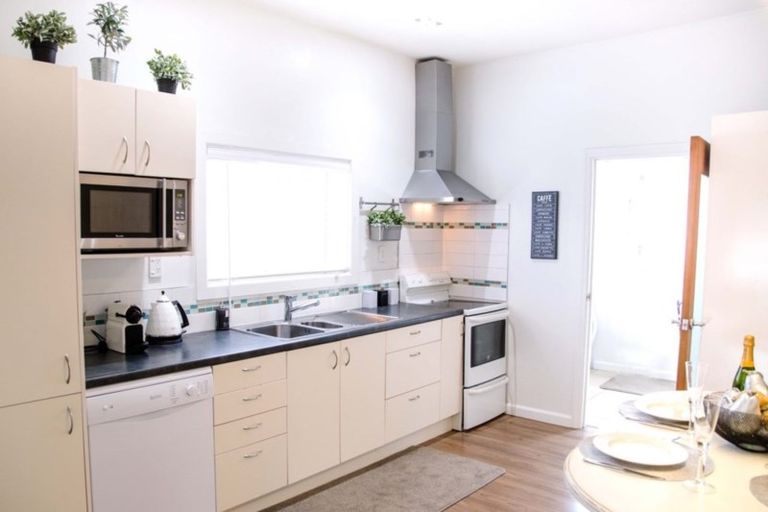 Photo of property in 37 Peacock Street, Christchurch Central, Christchurch, 8013