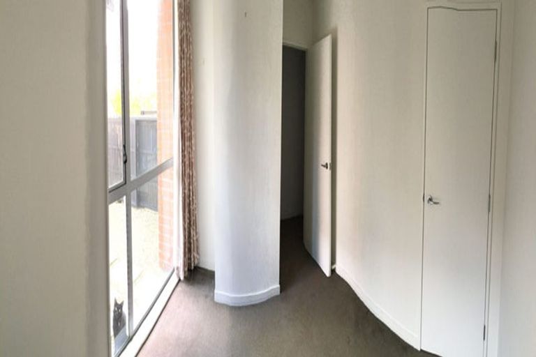 Photo of property in Altar Apartments, 3/120 Rintoul Street, Newtown, Wellington, 6021