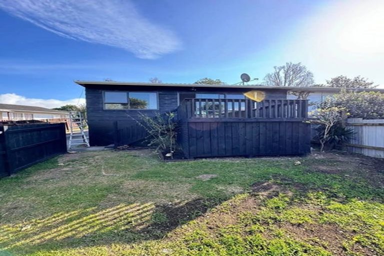 Photo of property in 4/60 Moncrieff Avenue, Clendon Park, Auckland, 2103