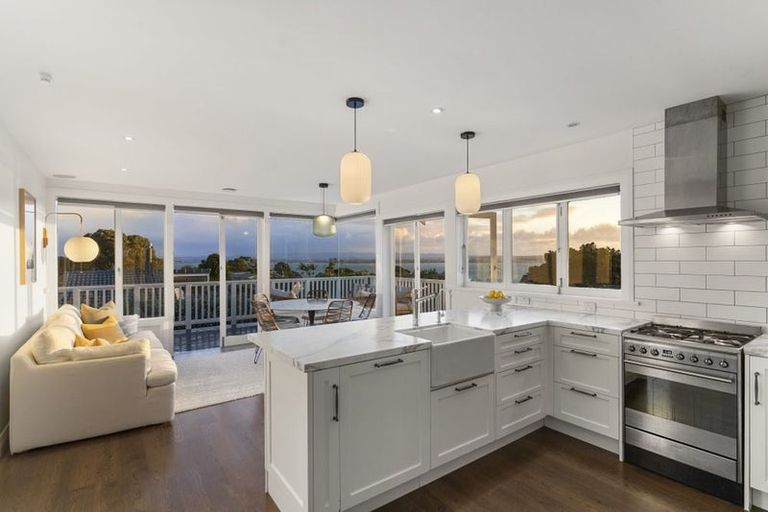Photo of property in 120 Island Bay Road, Beach Haven, Auckland, 0626