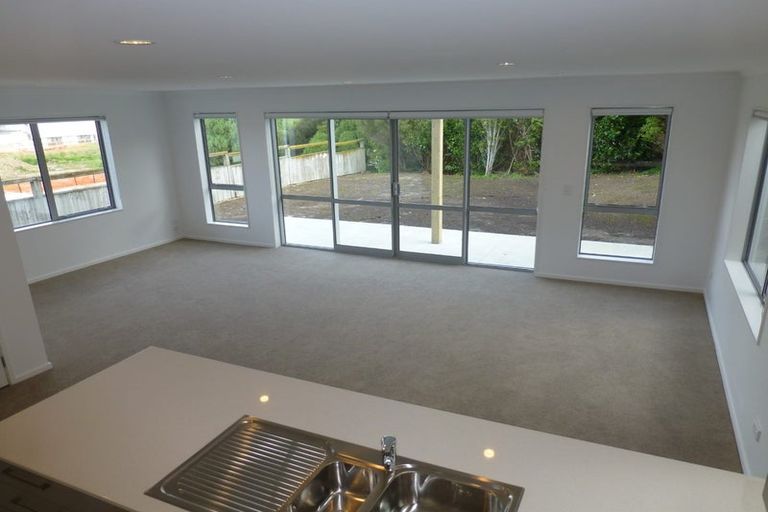 Photo of property in 25 Maylee Crescent, Gulf Harbour, Whangaparaoa, 0930