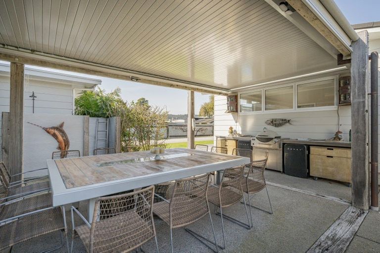 Photo of property in 14 School Road, Whitianga, 3510
