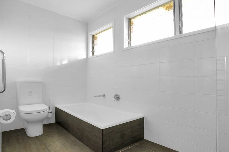 Photo of property in 739 Te Atatu Road, Te Atatu Peninsula, Auckland, 0610