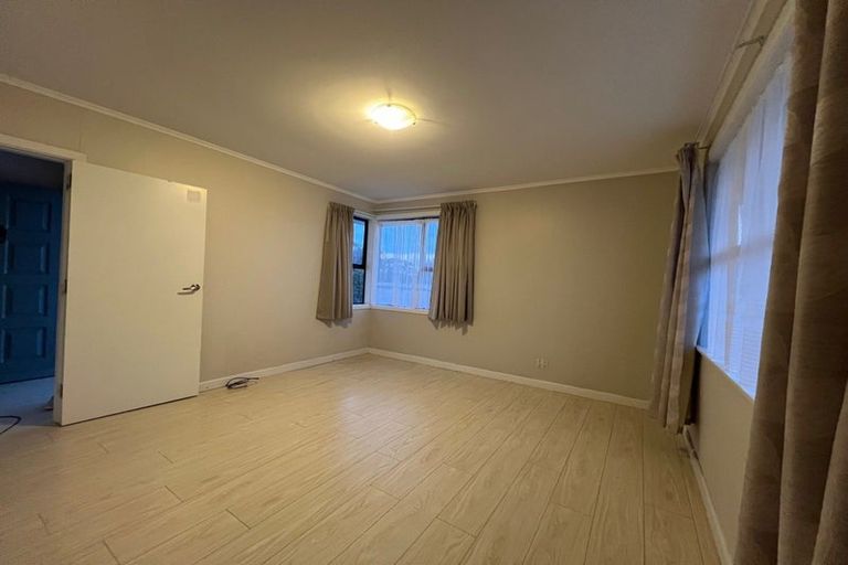 Photo of property in 17 Bradbury Road, Botany Downs, Auckland, 2010
