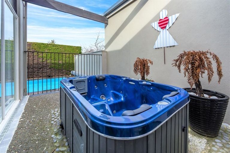 Photo of property in 5 Whareora Terrace, Cashmere, Christchurch, 8022