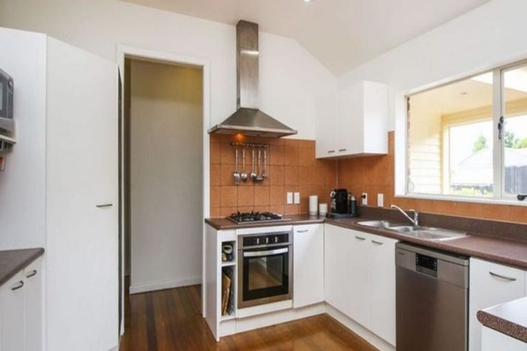 Photo of property in 89 Roberts Road, Te Atatu South, Auckland, 0610