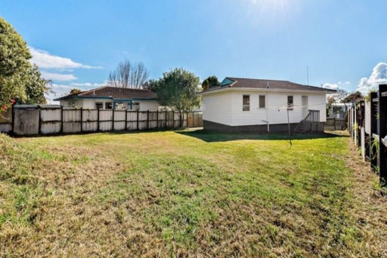 Photo of property in 3 Bundena Place, Clendon Park, Auckland, 2103
