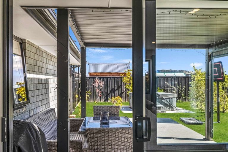 Photo of property in 1 Cox Lane, Amberley, 7410