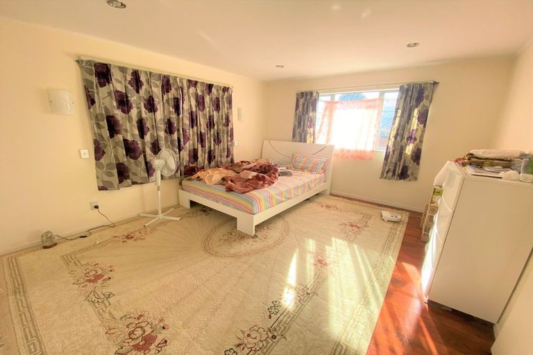 Photo of property in 30 Megan Avenue, Pakuranga Heights, Auckland, 2010