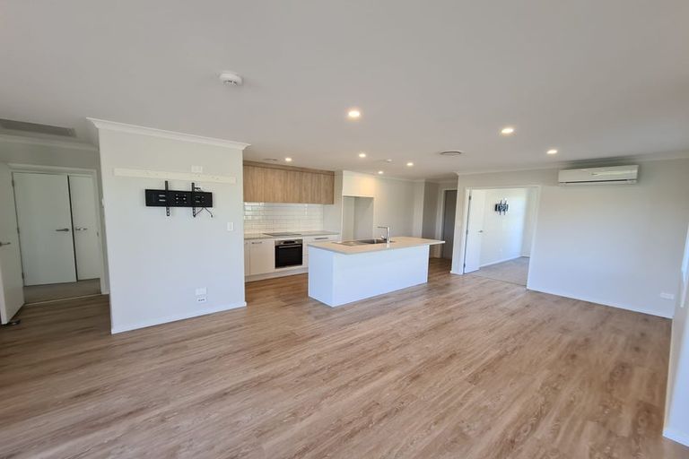 Photo of property in 61 Harding Drive, Papamoa Beach, Papamoa, 3118