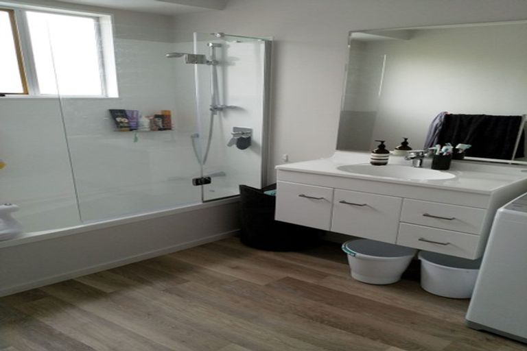 Photo of property in 43a Hicks Close, Whitby, Porirua, 5024