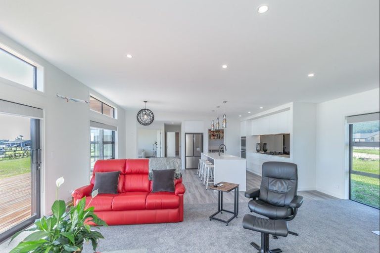 Photo of property in 26 Oriwa Lane, Levin, 5571
