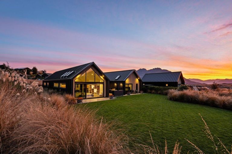 Photo of property in 3 Chimney Lane, Jacks Point, Queenstown, 9371