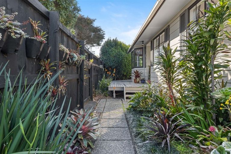 Photo of property in 5 Nicolas Avenue, Glen Eden, Auckland, 0602