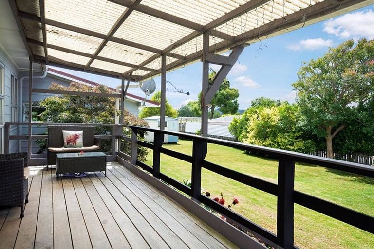 Photo of property in 2 Tapu Road, Huapai, Kumeu, 0810