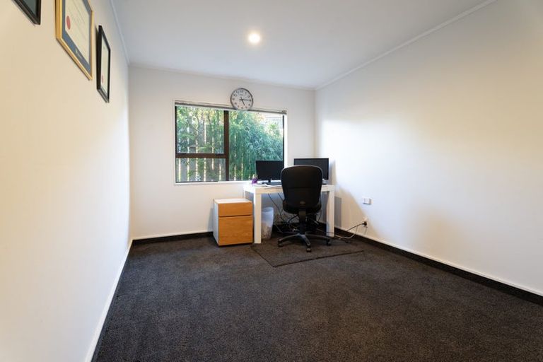 Photo of property in 14 Ronald Woolf Place, Churton Park, Wellington, 6037