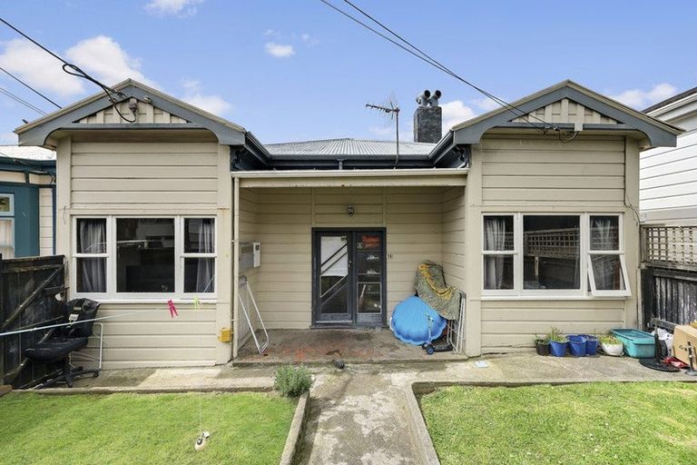 Photo of property in 25 Myrtle Crescent, Mount Cook, Wellington, 6021