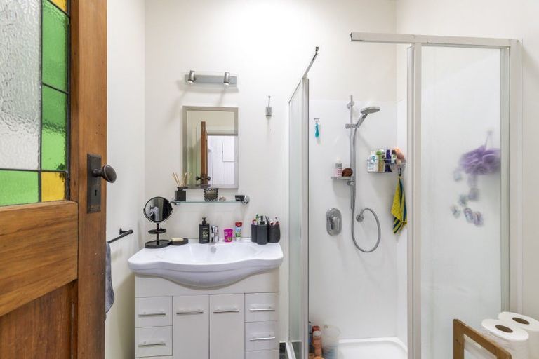 Photo of property in 15 Ngahere Street, Inglewood, 4330