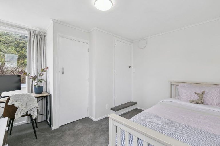 Photo of property in 173 Broderick Road, Johnsonville, Wellington, 6037