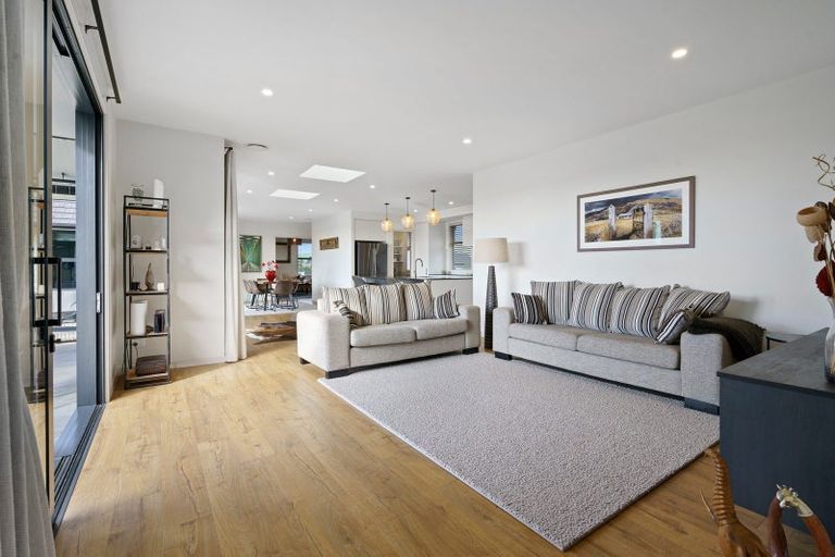 Photo of property in 86 Sunline Drive, Cambridge, 3432