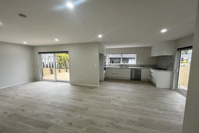 Photo of property in 28b Halberg Street, Glenfield, Auckland, 0629