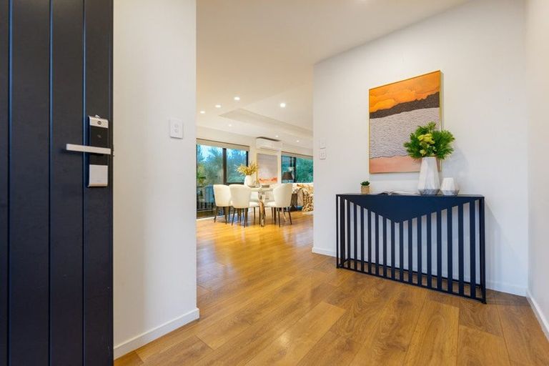 Photo of property in 7 Kaimai Avenue, Massey, Auckland, 0614