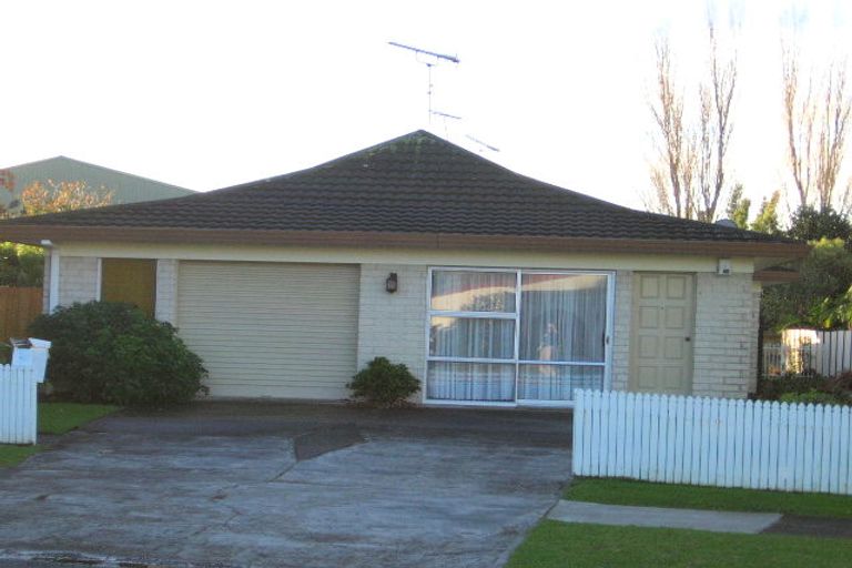 Photo of property in 2/83 Florence Avenue, Orewa, 0931