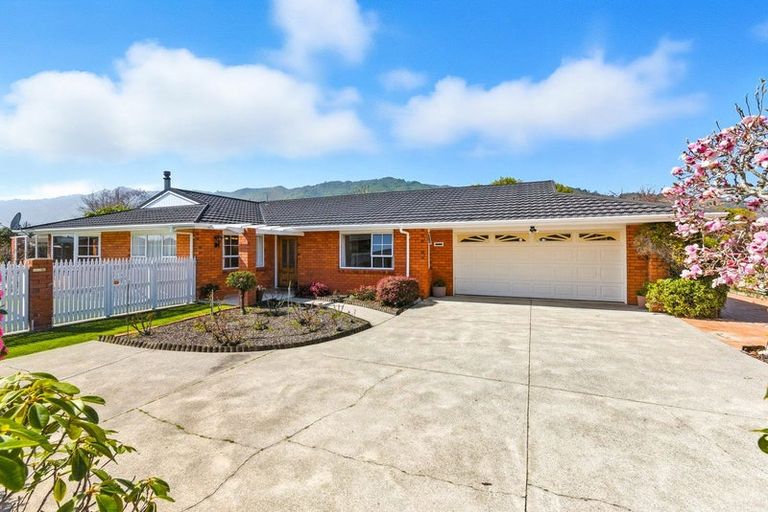 Photo of property in 22 Andrew Street, Waikanae, 5036