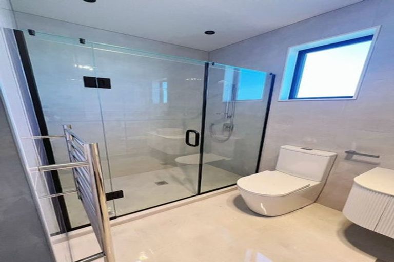 Photo of property in 9 Heketara Way, Massey, Auckland, 0614