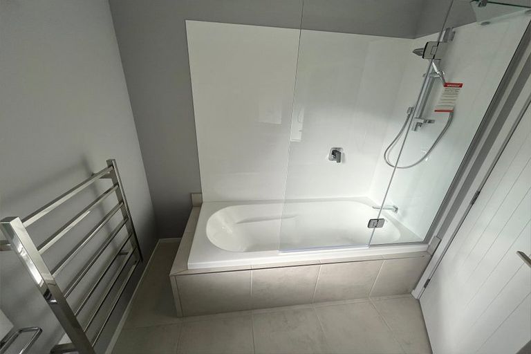 Photo of property in 14 George Yee Place, Taradale, 4112