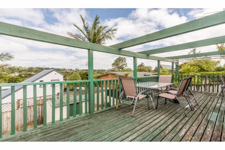 Photo of property in 63 Konini Road, Titirangi, Auckland, 0604