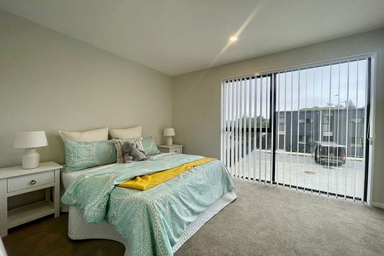 Photo of property in 16 Huri Street, Mangere Bridge, Auckland, 2022