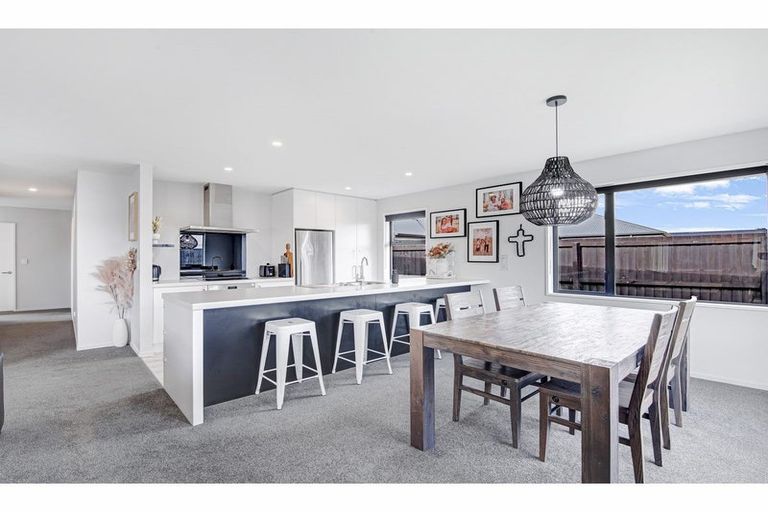 Photo of property in 5 Grasmere Close, Rangiora, 7400