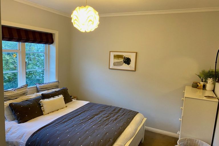 Photo of property in 129 Onslow Road, Khandallah, Wellington, 6035