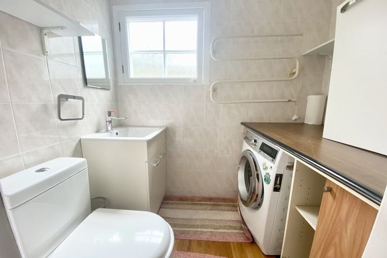 Photo of property in 60 Makora Road, Massey, Auckland, 0614