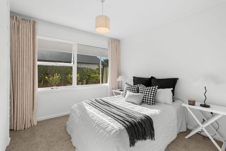 Photo of property in 229 Memorial Avenue, Burnside, Christchurch, 8053