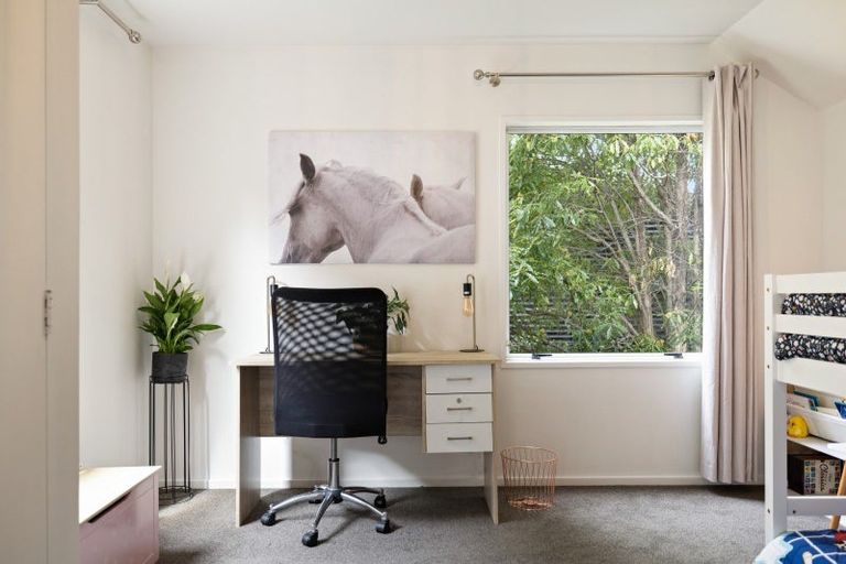 Photo of property in 12 Mackinnon Terrace, Sunshine Bay, Queenstown, 9300