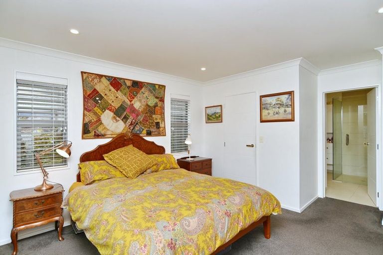 Photo of property in 32 Te Whenu Crescent, Marshland, Christchurch, 8083