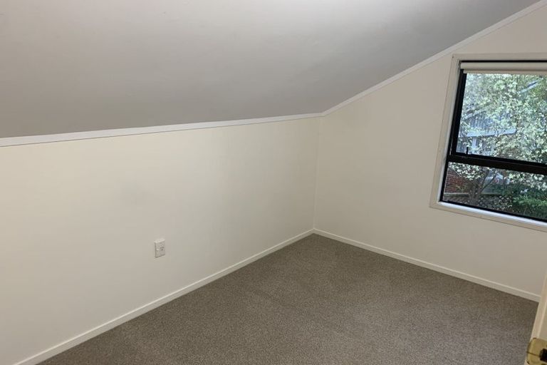 Photo of property in 3 Fayette Place, Te Atatu South, Auckland, 0610