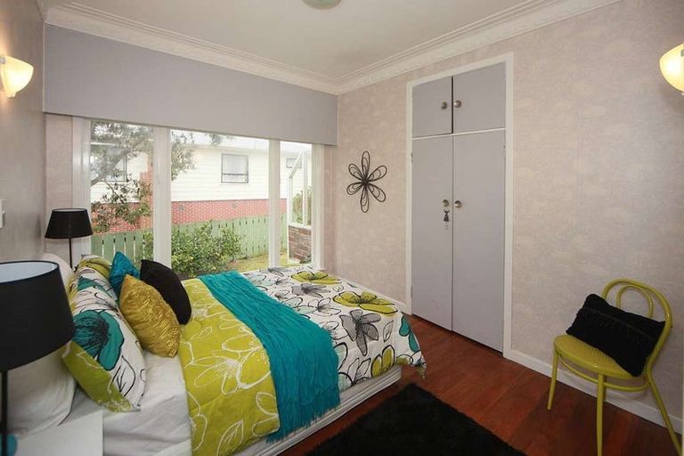 Photo of property in 35 Archibald Road, Kelston, Auckland, 0602