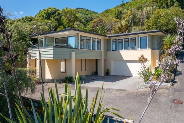 Photo of property in 39b Kakariki Grove, Waikanae, 5036