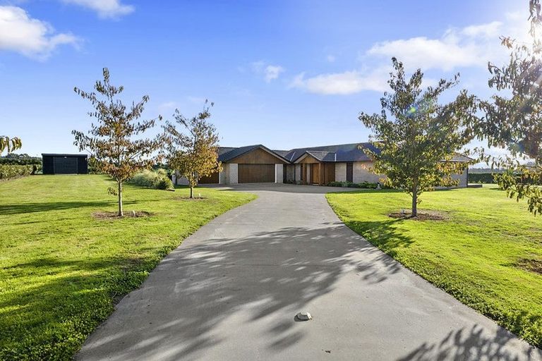 Photo of property in 132 Henwood Road, Paraite, New Plymouth, 4372