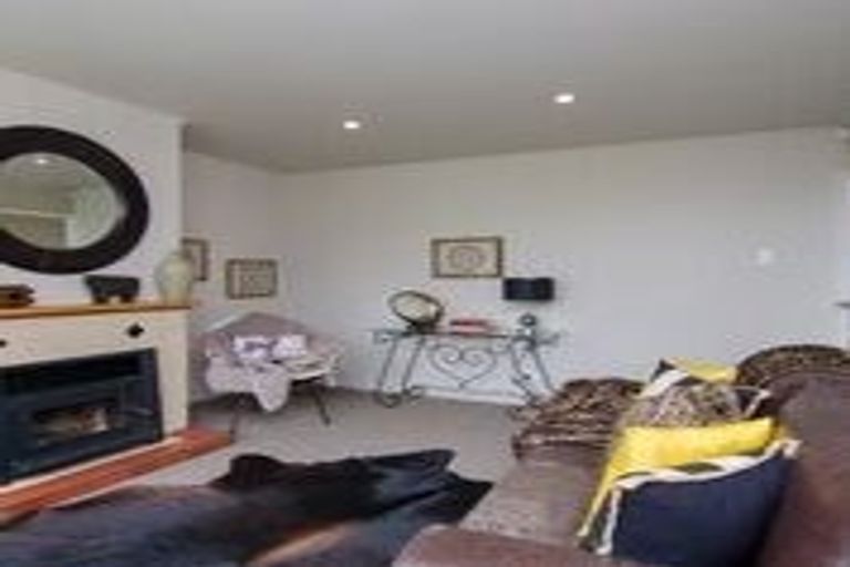 Photo of property in 36 Mcmaster Street, Greytown, 5712