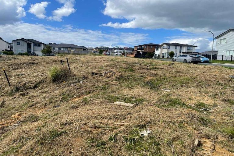Photo of property in 1 Kaimai Avenue, Massey, 0614