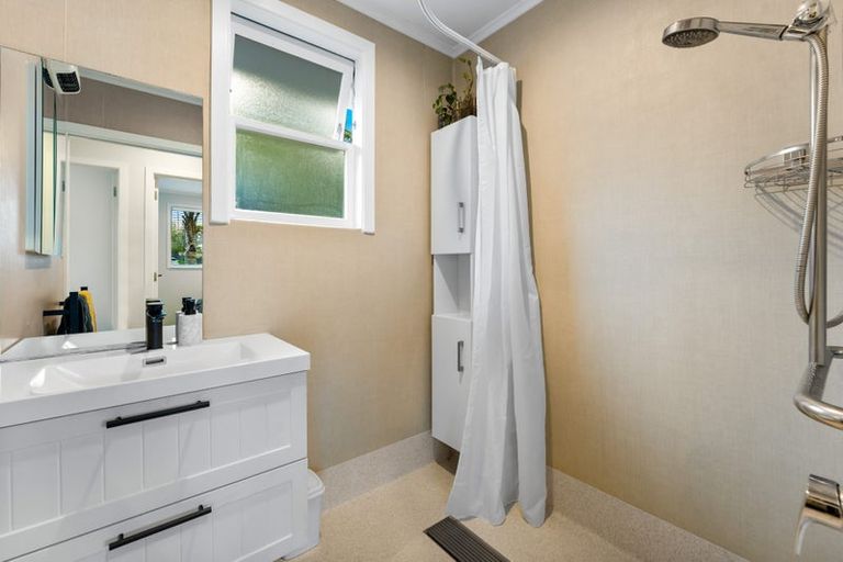 Photo of property in 60 Melba Street, Beach Haven, Auckland, 0626