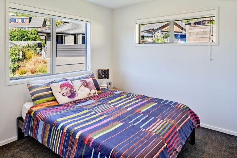 Photo of property in 32 Mooring Close, Whitby, Porirua, 5024