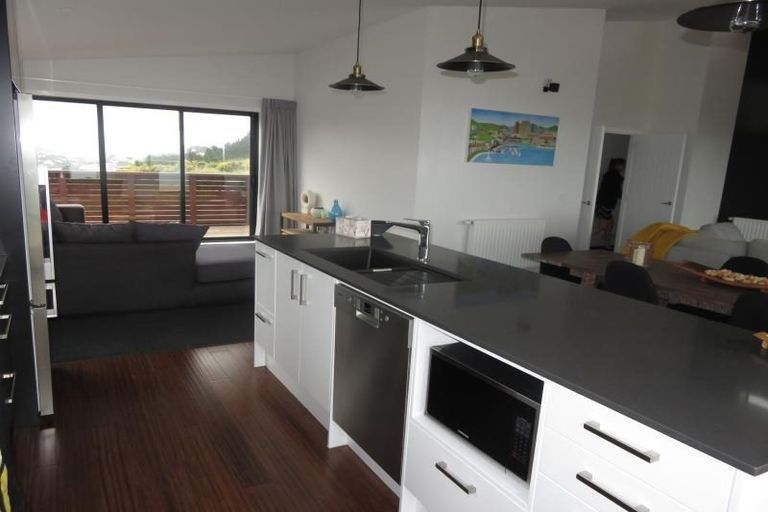 Photo of property in 79 Spenmoor Street, Newlands, Wellington, 6037