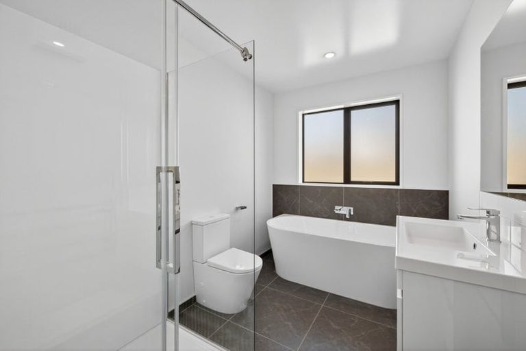 Photo of property in 18 Doris Lusk Street, Belfast, 8051