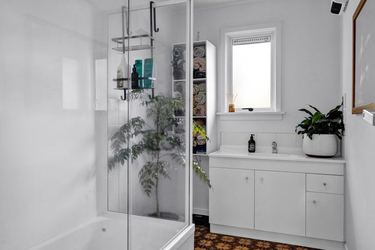 Photo of property in 46 Standish Street, Inglewood, 4330