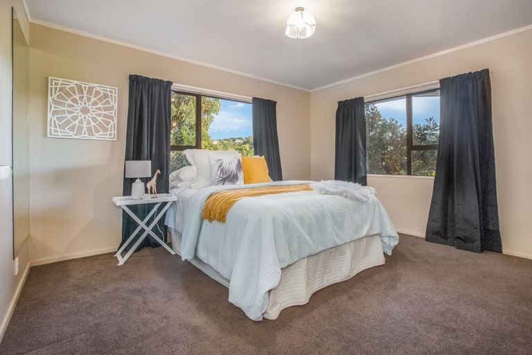 Photo of property in 22 Sailmaker Close, Whitby, Porirua, 5024